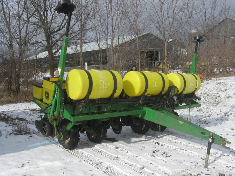 Planting Equipment  John Deere 1750 Planter   Photo